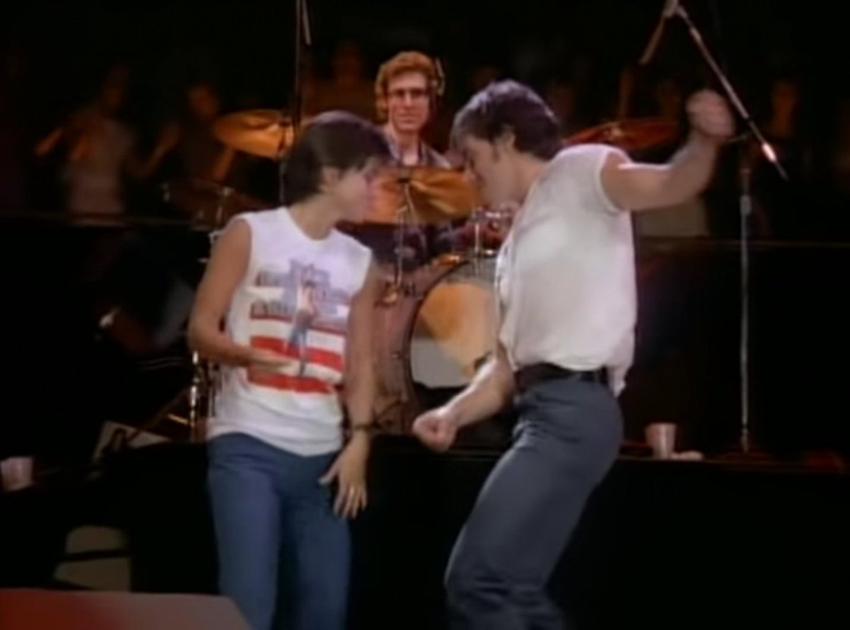 dumpster_bab's tweet photo. I don't remember this scene in the karate kid https://t.co/n4l1xBB3cc