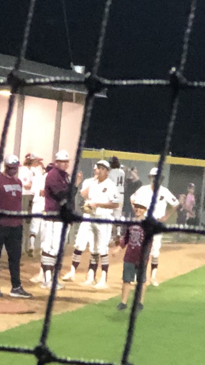 ilawolvesbtp's tweet photo. Thank you Coach Z and the Wolfpack for making this little boys dreams come true! Chase loved every minute!!!
#futurebaseballplayer🐺@jdzimmerhanzel @matthewsdeloach @KristinLeihsin1 @murguia70 @SmokingTheMeat @Supt_comalisd https://t.co/vbrs9JFBSS