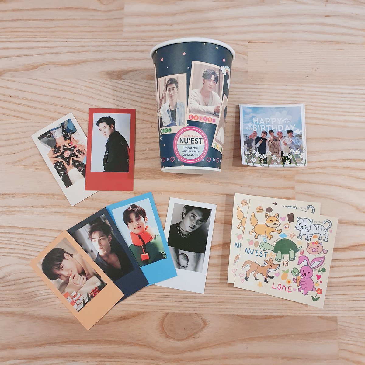 havea9oodday's tweet photo. 👉👉택배발송 안내👈👈
뉴이스트의 9주년을 함께 축하해주셔서 감사합니다:)

대관 종료 후 문의가 많아 대관 후 남은 수량에 한해 택배로 발송해드립니다.
컵홀더 및 특전 수령을 원하시는 분은 배송비 3,000원 입금 후 아래 폼 작성 부탁드립니다.
https://t.co/rnYggwcW44 https://t.co/8KXMH8Sh1q
