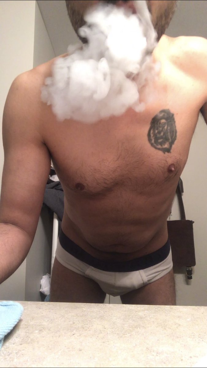 slamplay1's tweet photo. Time to get cloudy! #pnp #Winnipeg #gaymen #chemsex https://t.co/rFN3UHsT5H
