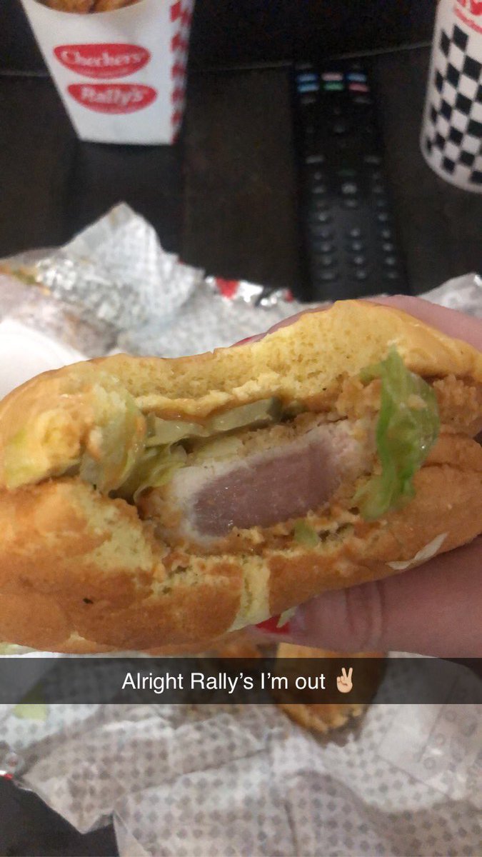 shesingodmode's tweet photo. @CheckersRallys expected a mother cruncher and all I got was a mouthful of mushy salmonella https://t.co/saxE2tC19J