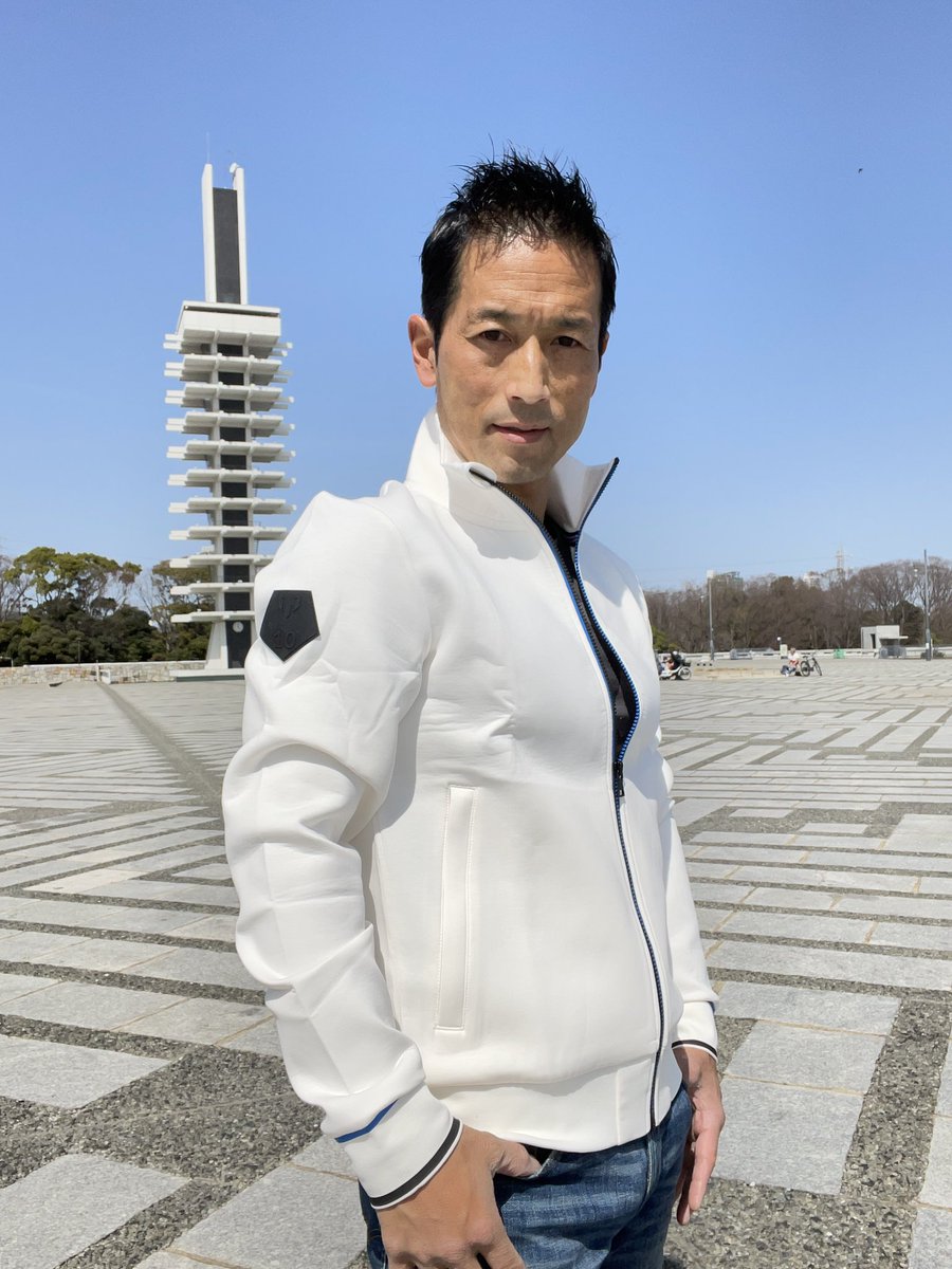 sexyfitnessyuji's tweet photo. ヨーロッパからついにお取り寄せ！
メッシのアパレルブランドThe Messi Storeのジャージ2着！
向こうサイズなんでSでも微妙に大きい。
でもメッシと身長同じです。
@themessistore 
#messi #themessistore 
Youtube
https://t.co/F8VDS30m43
 #muscle #筋トレ #workout

#体脂肪燃焼
#ダイエット https://t.co/wrRLSV3vrn