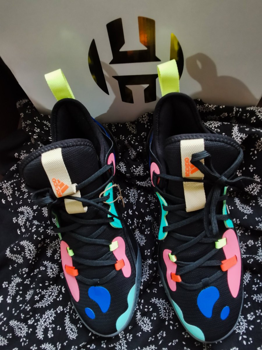 redge_manahan's tweet photo. "Chocolate is good but shoes are carb free.“
#HardenStepBack2 ❤️🖤💙 https://t.co/COp7i76eQ8
