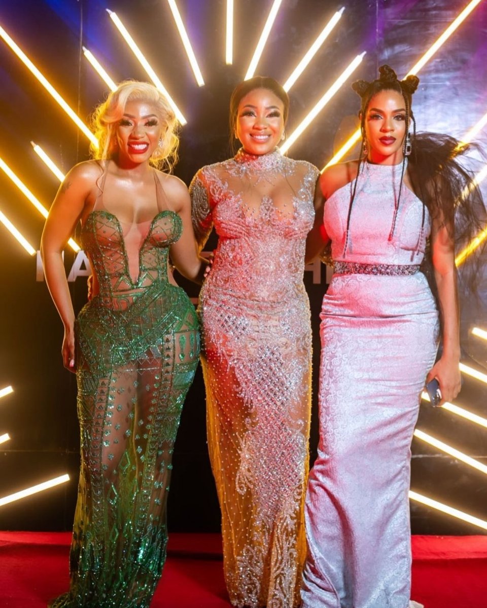 Lovely shot 📸 🤩 🤩 🤩 indeed

Gorgeous ladies💯👌🏾 🔥🔥🔥

#MercyEke #BBErica #Venita #sexy #ladies #celebrity #brandinfluencer #gown #BBNaija #blonde #blessed #womansupportingwomen