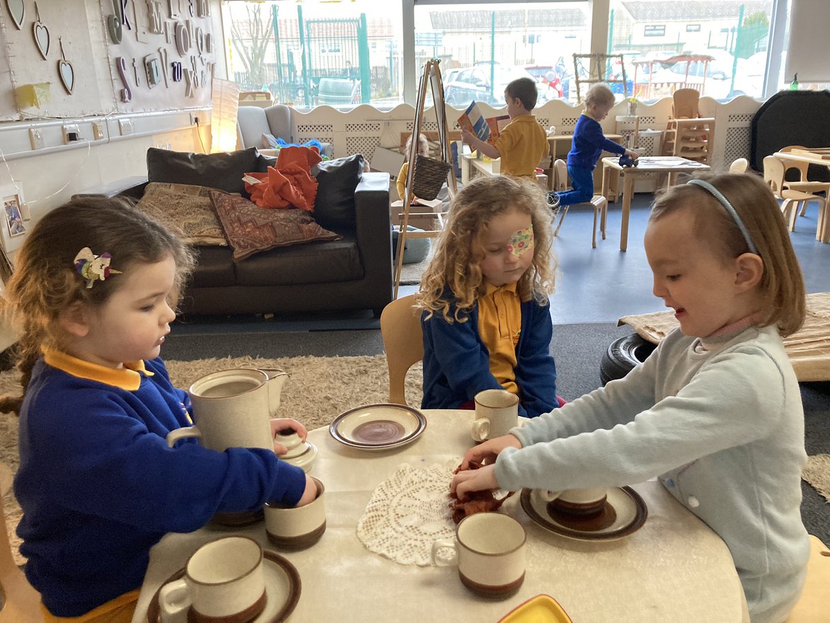 HolytownNC's tweet image. I , C and L were using their imagination having a tea party together #usingourimagination #havingateaparty