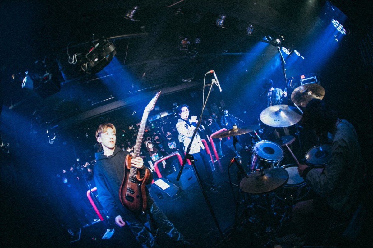 Hiroki_FA's tweet photo. 今週末オーサカ🔥

@fromtheabyssjp の正真正銘のラストライブでさ〜ね〜

中々頻繁には行けないし、せっかくだからヤバいセトリ持ってっちゃおうかな？？

チケット残り本当に僅か。予約忘れないでね
https://t.co/krkCPNQcq8 https://t.co/bBmZjkxV2e