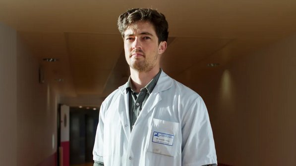 Paul Rooze, médecin anesthésiste-réanimateur, revient sur le transfert des patients par TGV sanitaire en mars 2020 pour le journal <a href="/LaCroix/">La Croix</a> &gt; bit.ly/3s1SGG8