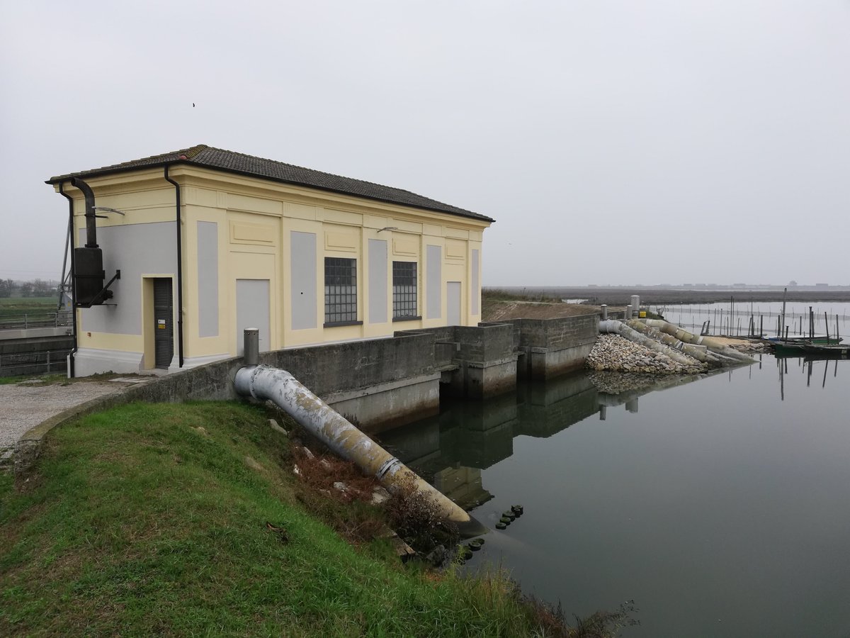 Intervento presso l'impianto Trezze nel comune di Chioggia per il disinquinamento della laguna di Venezia e il miglioramento della sicurezza idraulica. 
Leggi la notizia consorziobacchiglione.it/news-dett.php?…