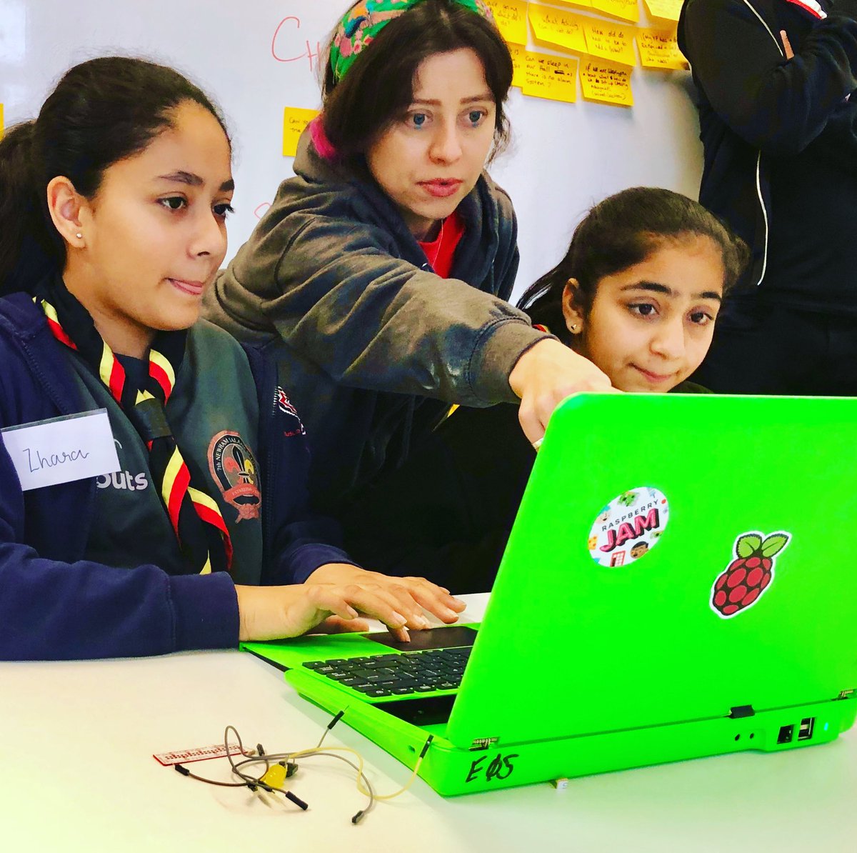 Simon Carter tweet media