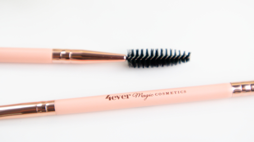 Shop our 'Majestic Angled and Spoolie Eyebrow Brush' and use code SELFCARE to get 10% off your entire order. 
↓
bit.ly/38ljvMI

#SmallBusiness #smallbusinesssupport #supportsmallbusiness #BlackOwnedBusiness
#femaleowned #shoppingonline #shopsmall #makeupaddict #makeup