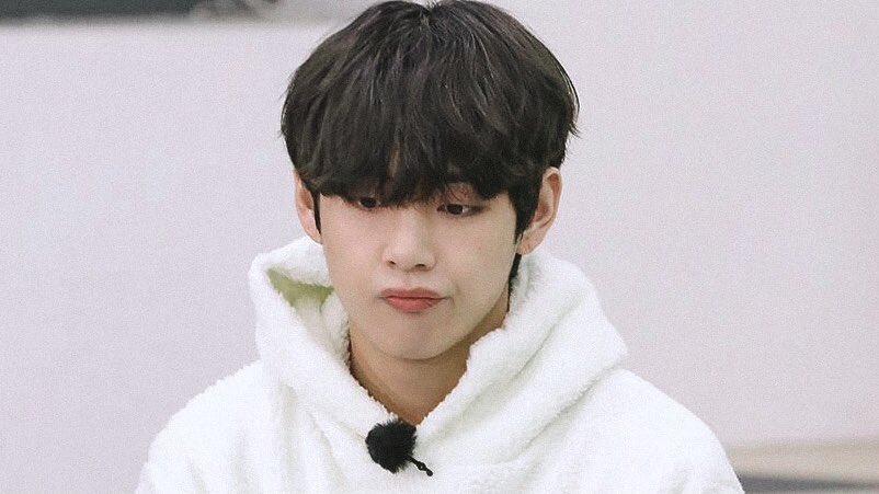 📸 taehyung our happy cloud