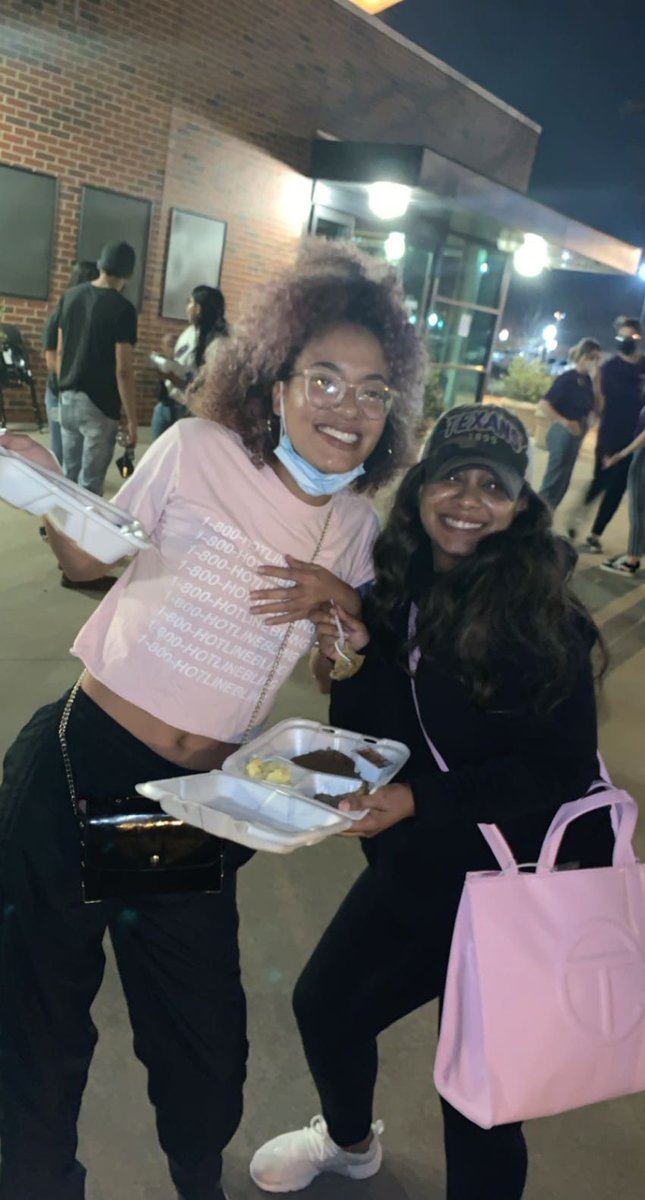 LathesTowns's tweet photo. My favorite part of my job is #CELEBRATING #TarletonTraditions with our @tarletonstudent #HappyHomecoming #PurplePancakes #2021SpringHomecoming #BleedPurple #RollTexans https://t.co/SVGoAdqACC