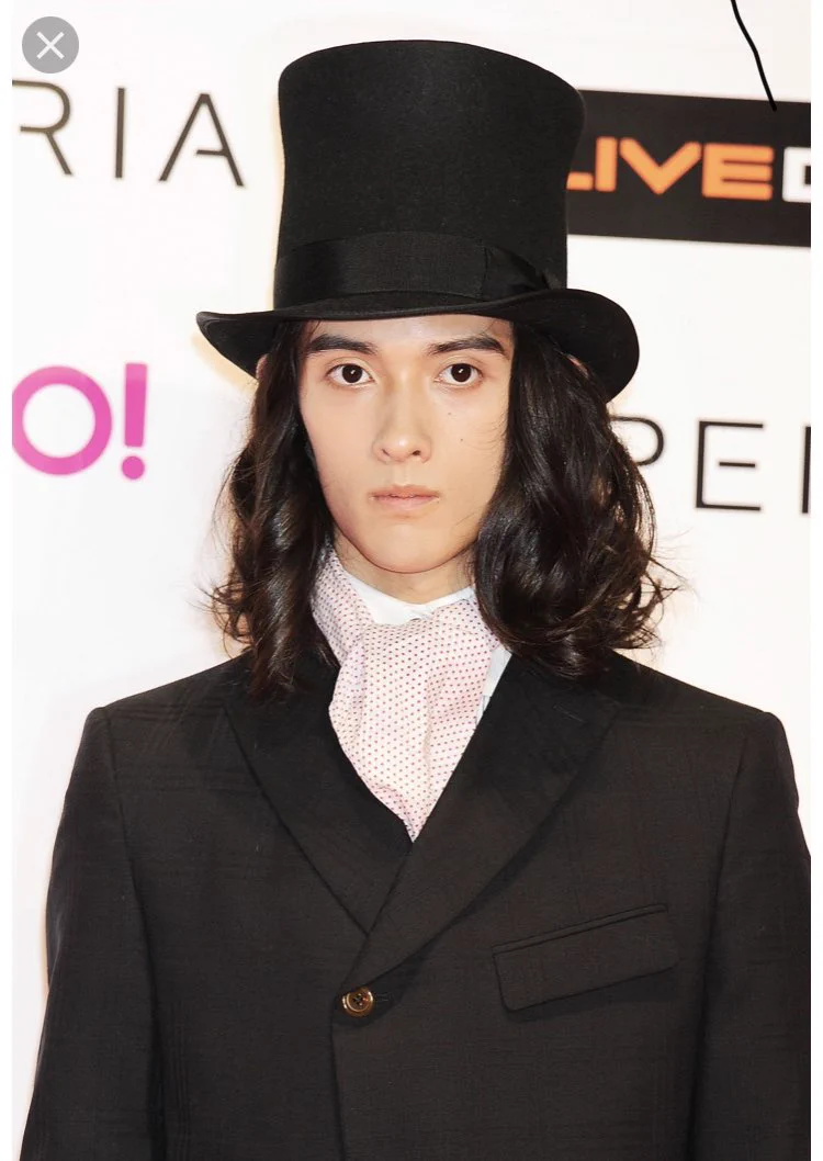 @masakurako 誰かににてるなー❓🤔て考えてたら、栗原類君だ！ 