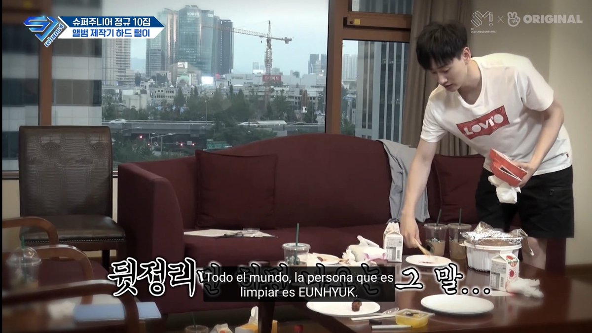 jewel_byeol's tweet photo. Jajaja pobre Hyuk siempre le toca limpiar.😂
🐵: Es Eunhyuk el que limpia 2017
🐵: Es Enhyuk el que limpia 2020
🐵: Es Enhyuk el que limpia 2021
#SUPERJUNIOR #슈퍼주니어 #은혁 #eunhyuk #hyukjae #SJRETURN https://t.co/76maZTuVRK