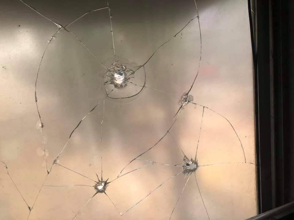 YanonePhue's tweet photo. In Mingalartaungnyunt, Yangon, Military Junta (SAC) broke into and smashed the office of Daw Phyu Phyu Thin, a member of the CRPH.
However, no one was in the workplace so they can’t arrest.

RESTORE MOBILE DATA
#WhatsHappeningInMyanmar
#Mar17Coup https://t.co/SOmzellPwF