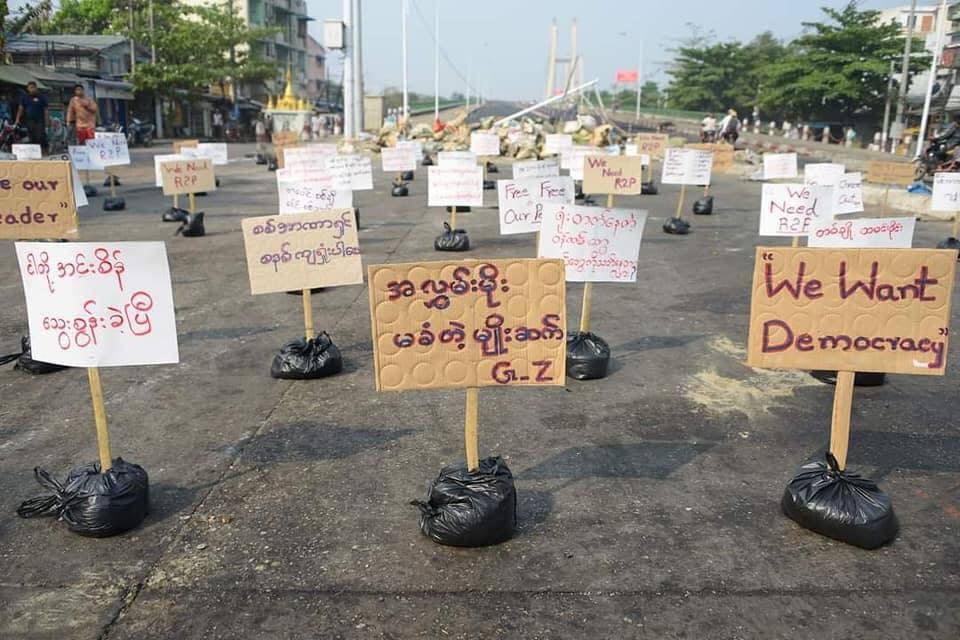 A protester-free demonstration against military dictatorship is seen near the Aung Zeya Bridge in #Yangon’s Insein Township on Wednesday. Following a series of crackdowns by the junta's security forces, a number of such ‘protests without protesters’ have sprung up across #Myanmar