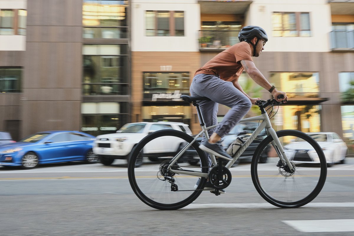 Cycling to work is an easy way to ride your bike more and get fit in the process. Not only does frequent exercise improve fitness, but it can also have a positive effect on focus and concentration at work.

giant-bicycles.com/gb/cycling-to-… 

#GiantUK