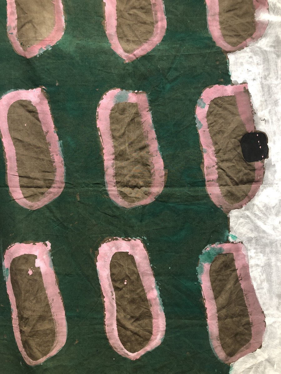 sxamrm's tweet photo. Claude Viallat @GalerieTemplon Paris ✨✨#claudeviallat #viallat #templon #galerietemplon #supportsurface #tissus #abstractart #empreinte #colors #painting #art #arthistory #collection #paris #galerie #exhibition #exposition https://t.co/egySgFgQ2B
