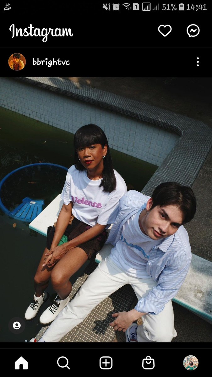 JPansakun's tweet photo. ช่วยกันขายเก่ง ก็เสื้อแฟนอะเนอะ อะหรือ อะหรือธุรกิจครอบครัว จร้าตะไบร์ท หรือหวงใครกันนะ 😂 #ไบร์ทวิน https://t.co/oU88Vh6Iya