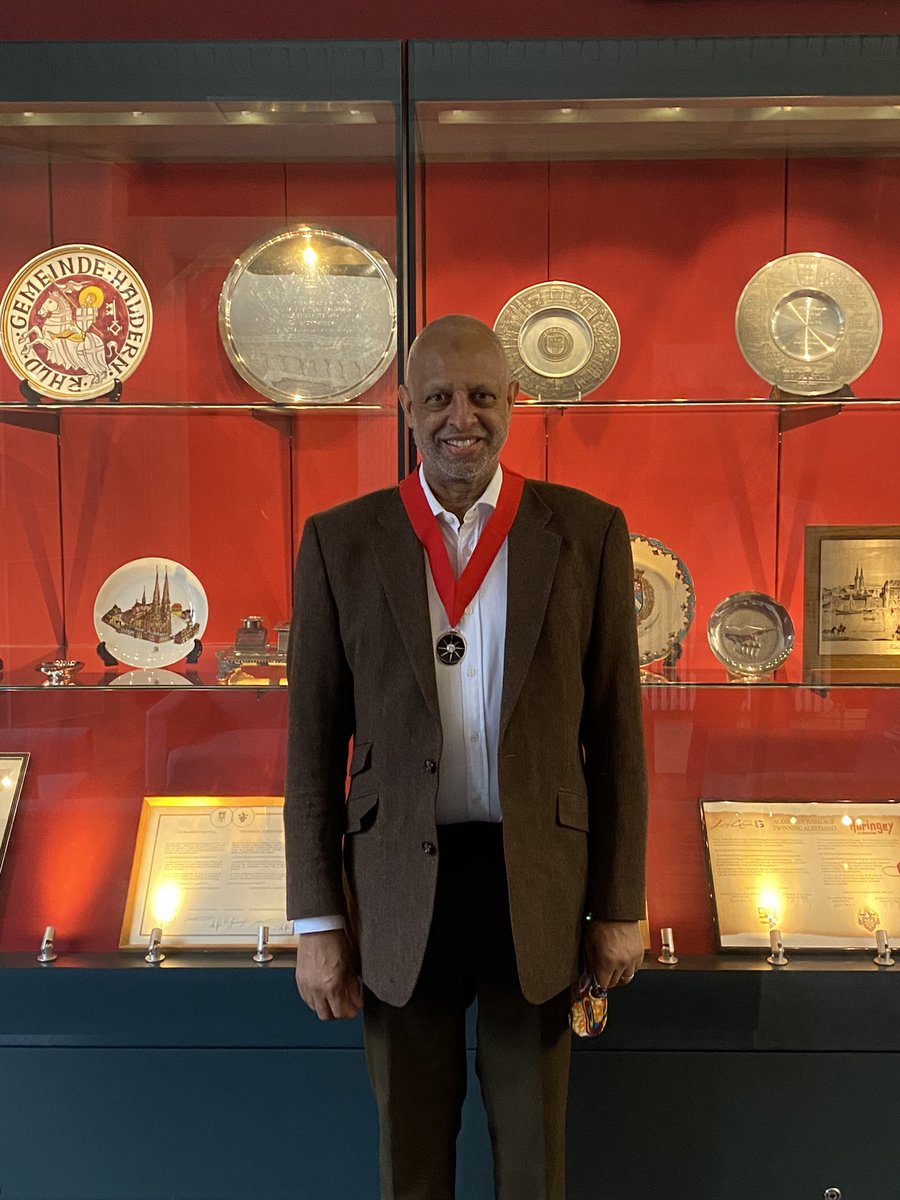 AJogee's tweet image. It’s Dad’s birthday today - the best  honorary Irishman I know 🇮🇪😘🇿🇼☘️