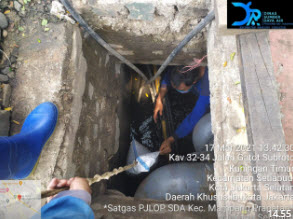 DinasSDAJakarta's tweet photo. Giat satgas Kec.Mampang Prapatan. Pengurasan Sedimen
Lokasi Jalan Gatot Subroto, Kel Kuningan barat.
@aniesbaswedan
@ArizaPatria
@DKIJakarta
@DinasSDAJakarta
@BPBDJakarta
@BeritaJakarta
#PasukanBiru 
#JAKI
#perlutahu
#OperasiSiagaIbuKota
#jakartaberkolabo2asi https://t.co/ggy6t88Jr7