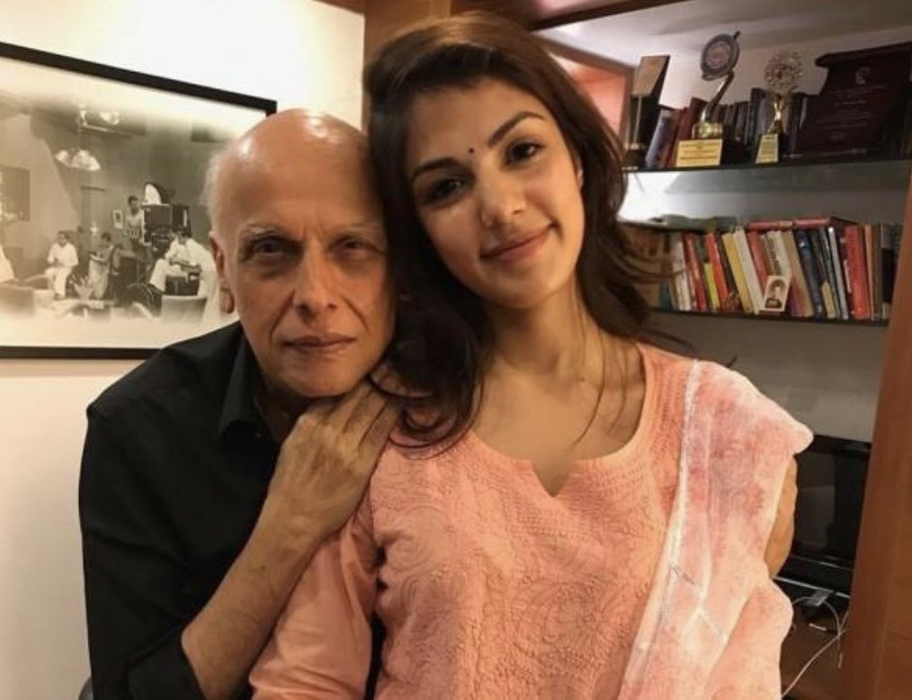 llogic69's tweet photo. Buddhe ko bhi leke jao 💩 

 SC Grant No Bail To Rhea https://t.co/Vx8jPC2hlv