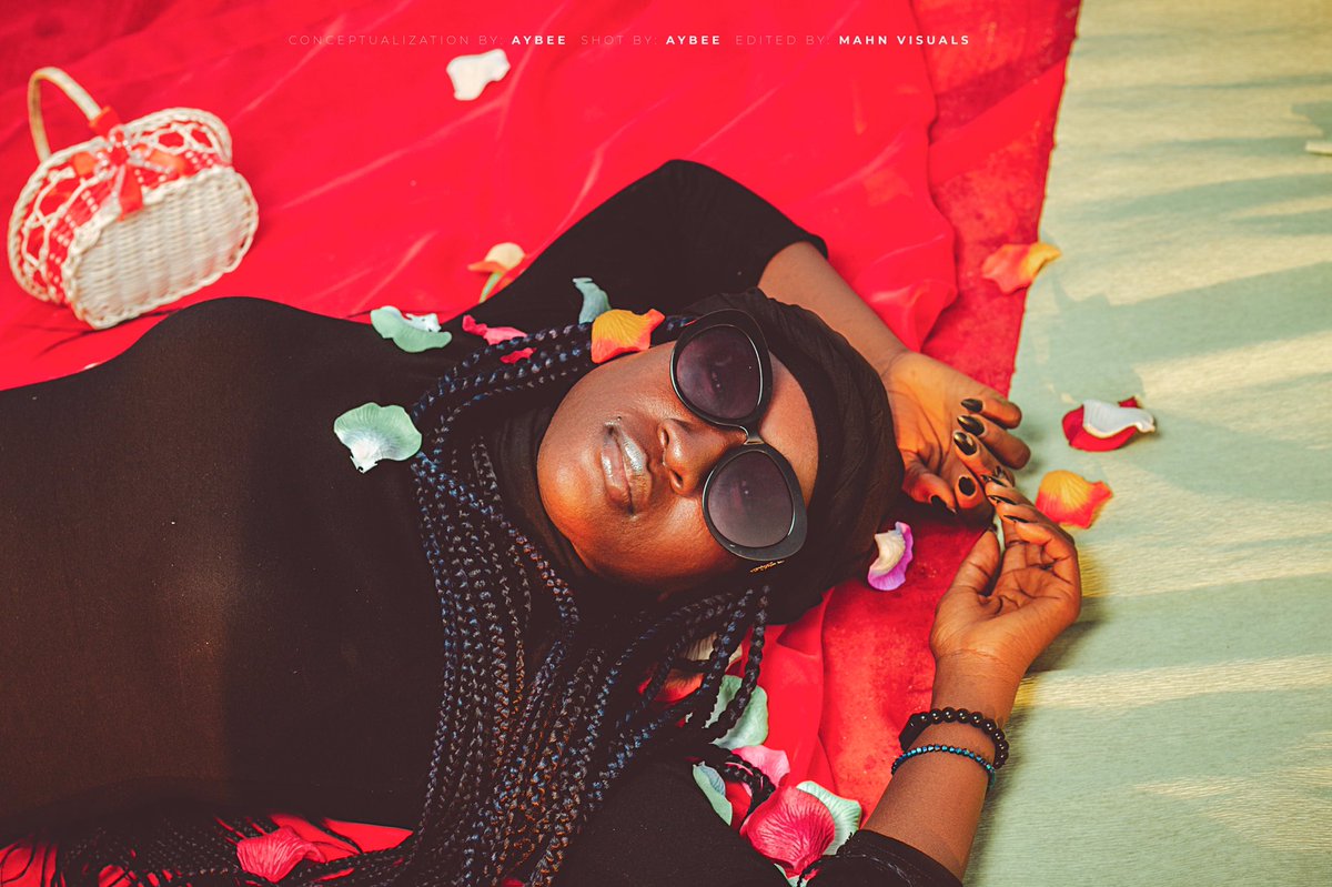 oshey_mahn's tweet photo. bold
/bəʊld/
adjective

Having a strong, vivid, or clear appearance.

Model: @KwataZira 
Stylist: @KwataZira Apparel
📸: @AbrahamSarki_ &amp; @oshey_mahn 

#photography #beautiful #canonphotography #fashionstyle #TWICEASTALL #lifestyle https://t.co/nTcLOVhNzg