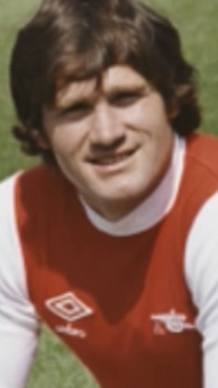 Happy Birthday Pat Rice without doubt a true Arsenal legend. 