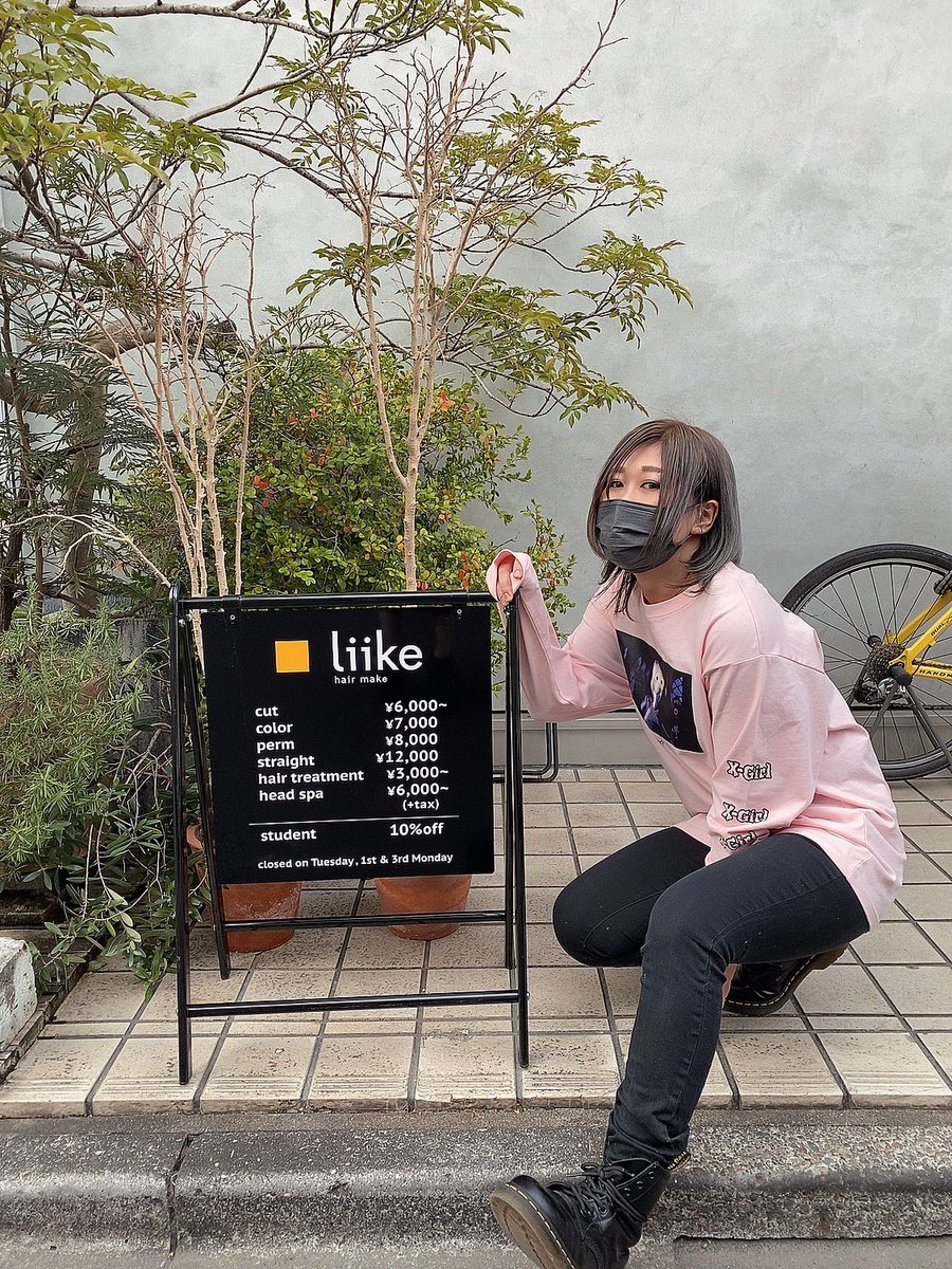 小波 Konami 代官山にあるliikeさんでダブルカラーしていただきました 難しいヘアスタイルなのにすごく丁寧に落ちていく過程も楽しみなシルバーグレーっぽい色に 最後の仕上げは濡れ感のある大人っぽい感じに 男性のお客さんにも人気のお 小波 Konami 代官山にあるliikeさんでダブルカラーしていただきました 難しいヘアスタイルなのにすごく丁寧に落ちていく過程も楽しみなシルバーグレーっぽい色に 最後の仕上げは濡れ感のある大人っぽい感じに 男性のお客さんにも人気のお