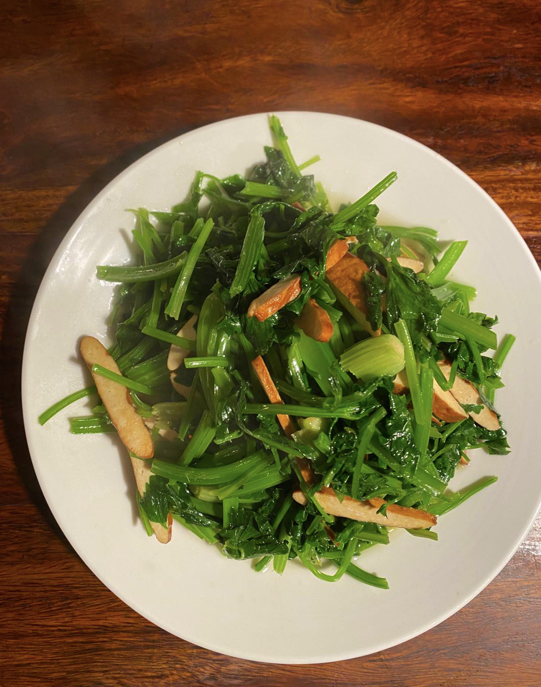 大风twitter ನಲ ಲ 昨天在南翔买到了两支大毛笋 意味 着吃 腌笃鲜 的季节到了 今天做了最正宗的上海 腌笃鲜 一年一度的美味终于又回来了 腌笃鲜 野荠菜炒鸡胗 药芹炒香干 清蒸鳗鲞 T Co Pbtd9e5itu Twitter