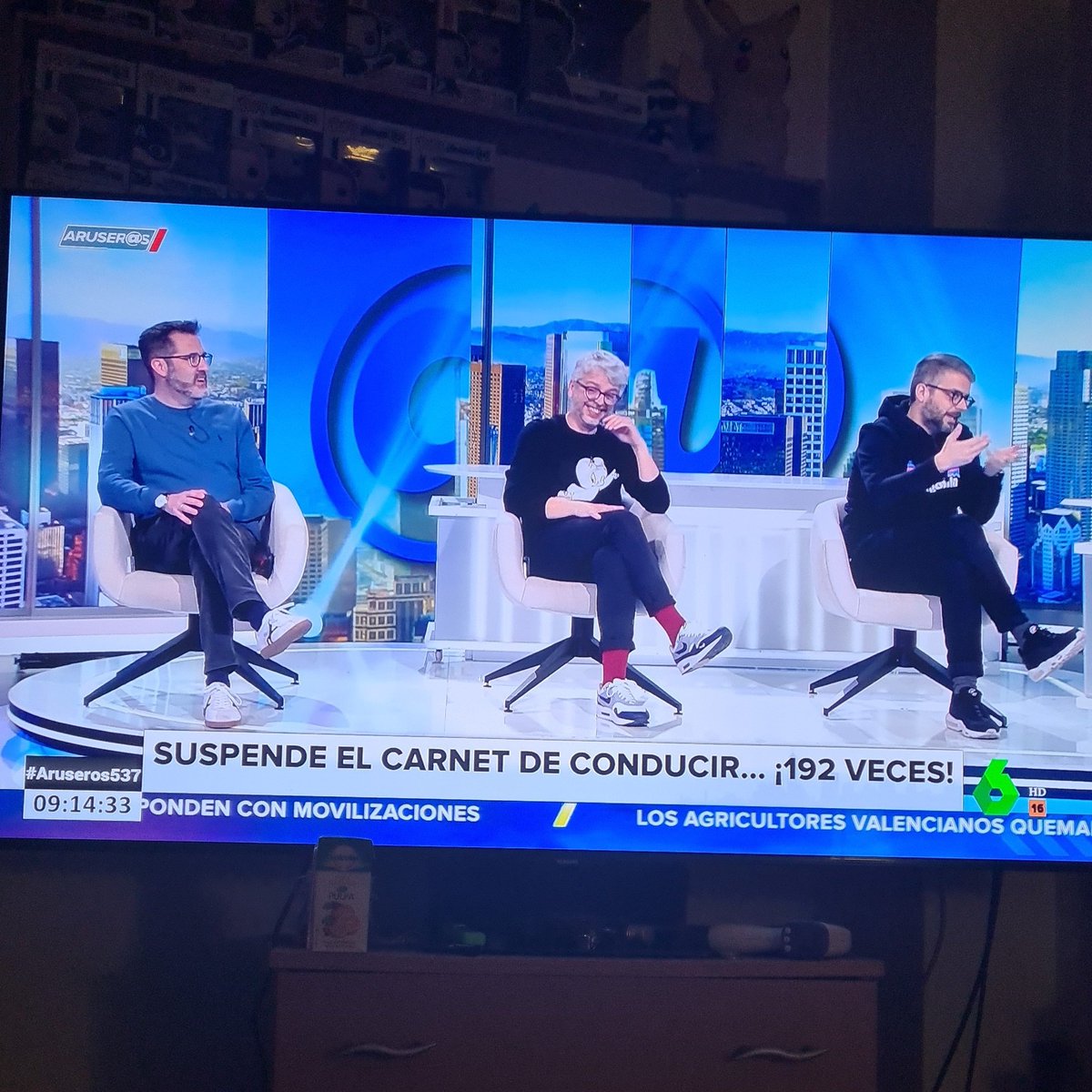jordimoll_91's tweet photo. Porfa 🙏 no terminéis el programa 😅😅!! Me provocareis una depresión 😅 @AruserosLaSexta
@albaguts @PatriciaBencle @marcredondo @mariamoyamartin
#Aruseros537 #BuenosDias #FelizMiercoles https://t.co/ZTXcSQUKTT