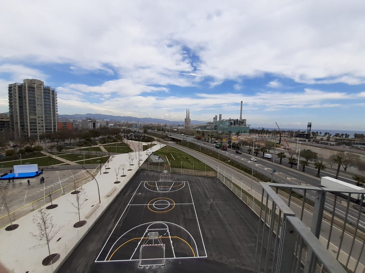 L’alcalde de #SantAdrià, <a href="/JCallauBartoli/">Joan Callau</a>, ha aprofitat per demanar per a l’entorn de les #TresXemeneies el mateix esforç que han fet les administracions per a desenvolupar el campus de <a href="/la_UPC/">Universitat Politècnica de Catalunya (UPC)</a>. Una oportunitat, diu, per als municipis del #BarcelonèsNord, amb barris amb exclusió.