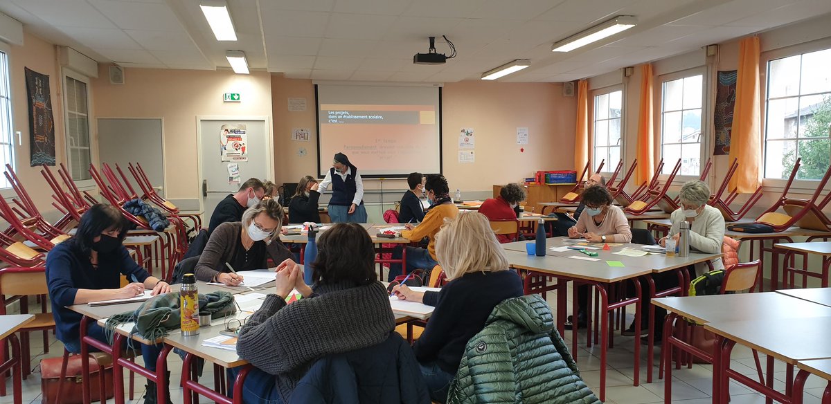 centremerici's tweet photo. Accompagnement des équipes de Bas en Basset et Beauzac pour l'écriture de leur projet éducatif . https://t.co/o49RuQumY1