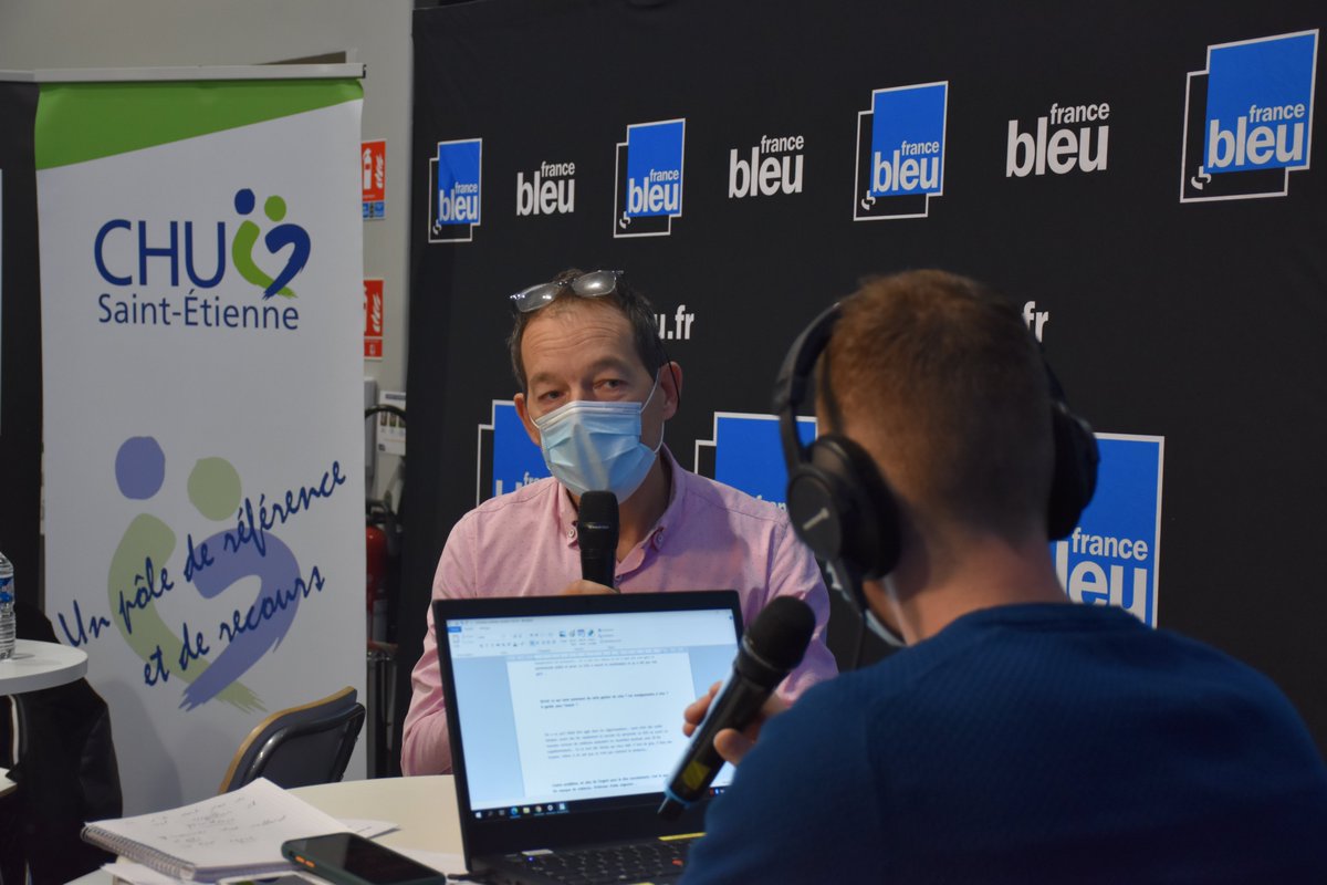 ChuSaintEtienne's tweet photo. Matinale FranceBleu en direct du CHUSE  
Itw du DG @olivierbossard et témoignages de nos professionnels de santé sur la gestion de crise sanitaire, 1 an après -> https://t.co/mTN2H29mu8
Merci et bravo à toutes les équipes du CHUSE pour leur engagement et Merci à @bleustetienne  ! https://t.co/TaiCCFxTD2