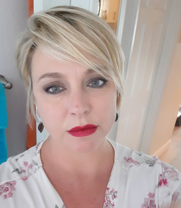 Well my makeup is on.  My game face could use some work however.   Ugh, it's too early🥱 https://t.co<a href="/tag/momcomesfirst"class="tags"><span>#momcomesfirst</span></a>