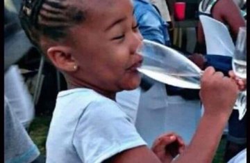 BrytonBryce's tweet image. Black people will see their ex classmate pregnant and say"eish this girl was very quiet at school", my guy who said pregnancy come with noise🤣🤣🤣🤣