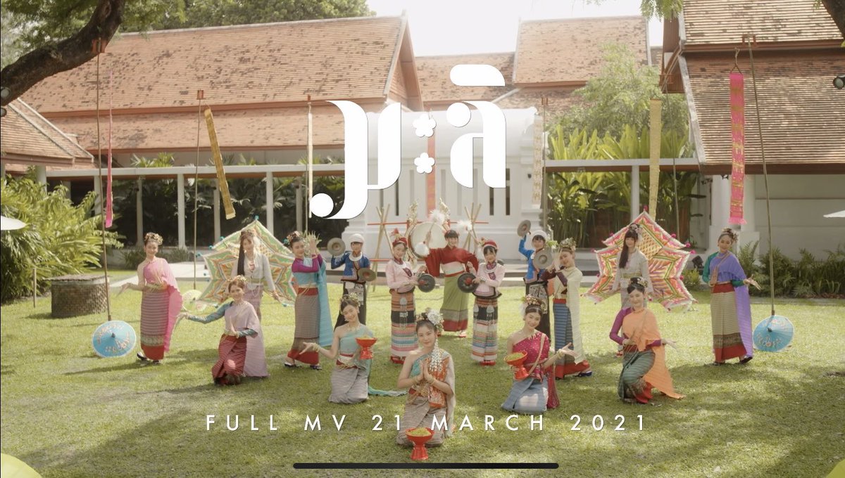 hemmchiii12's tweet photo. ��ากติดตามผลงานของ เหม และ ทีม ในMVเพลง "มะลิ" ของวงCGM48ด้วยน้าาาา ลุคนี้บอกเลยว่าไม่ได้ง่ายเลย อย่างเช่นในTeaserที่เห็นเลย เรานั่งปัดขนตาทีละช่อๆ ให้เป็นเส้นเลยทีเดียว . . to be continue 21 มีนาคม นี้นะฮะ #CGM48  #CGM48มะลิ https://t.co/Kmsbuyxxd2