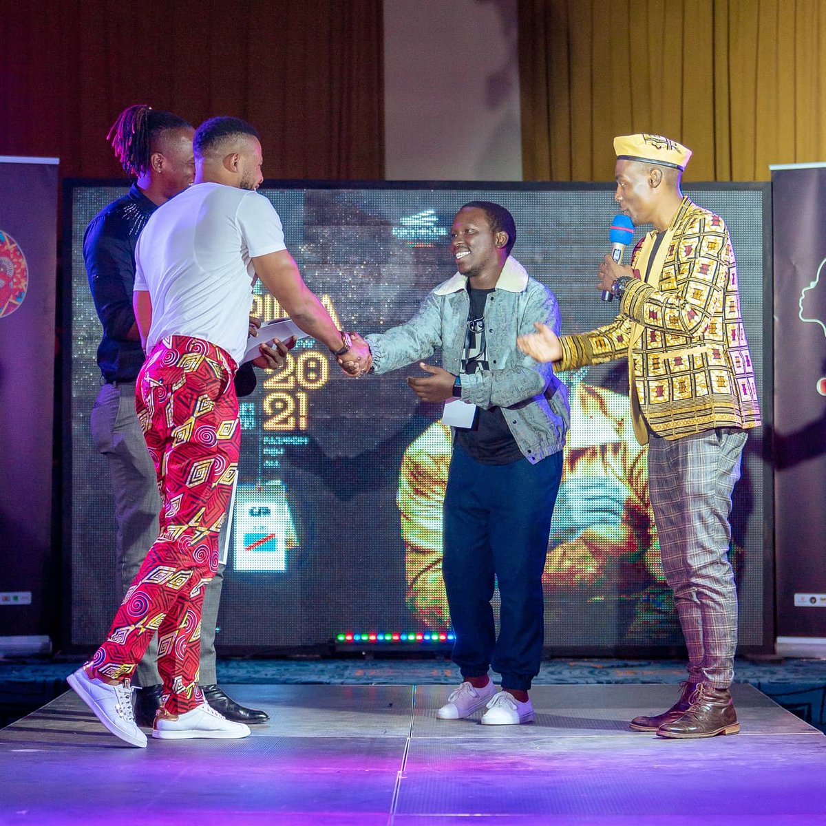 CharlesMbueki's tweet photo. C'est fut un honneur et un privilège de représenter le Made in Congo dans la soiréesm liputa fashion show 7em édition  par cette dernière nous avons été gratifié par un certificat de participation .
 Grand Merci à : @connectis_production  @soiree_liputa_fashion_show   @class_cm https://t.co/DuJFdpnx5e