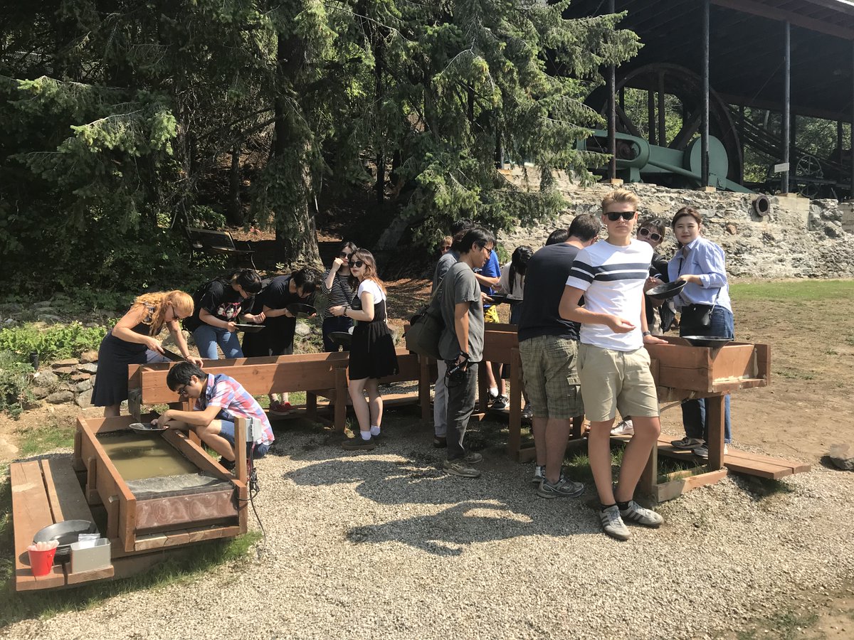 CASC_ACCS's tweet photo. We would like to welcome &amp; introduce our newest member 
@RosslandMuseum #CASCMembers

Nous aimerions présenter notre plus récent membre Rossland Museum &amp; Discovery Centre, et lui souhaiter la bienvenue. #MembresACCS https://t.co/hpQ2VvRoUw