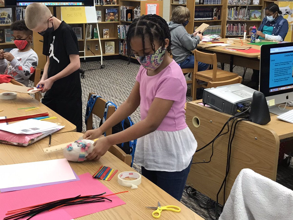 kashedden's tweet photo. #kcs_stem creating security systems with circuits: electrical engineers and material engineering. https://t.co/GfUo38Bsbj