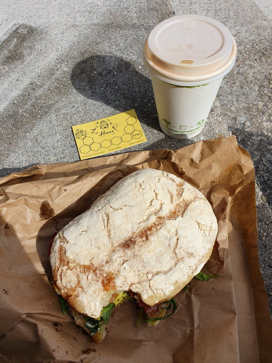 SmartrrElec's tweet image. Lunch in the Sun...
That is one delicious brunch roll @thehoneypotpz