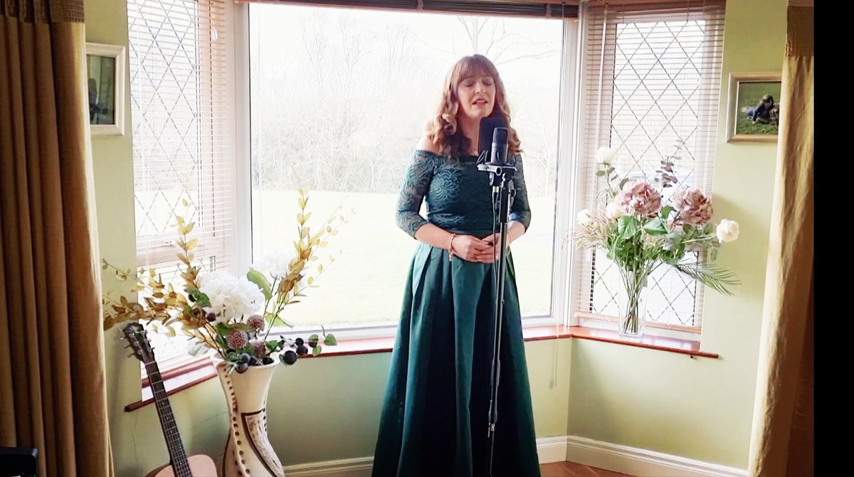 SingerMairead's tweet image. To celebrate St Patrick's Day, I'm delighted to share this distance duet with one of my favourite musicians.  From our homes to yours - 'Danny Boy', performed with renowned Irish harper Janet Harbison ☘
youtu.be/4NerhmyS2eI