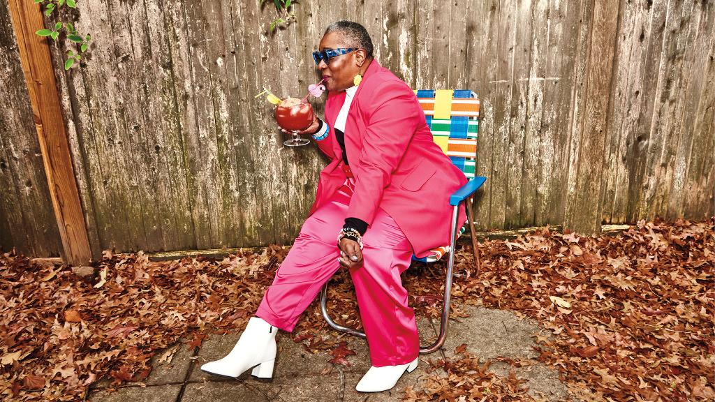 Waiting for the first day of spring like… 🍹 😎 Cheers to financial growth!