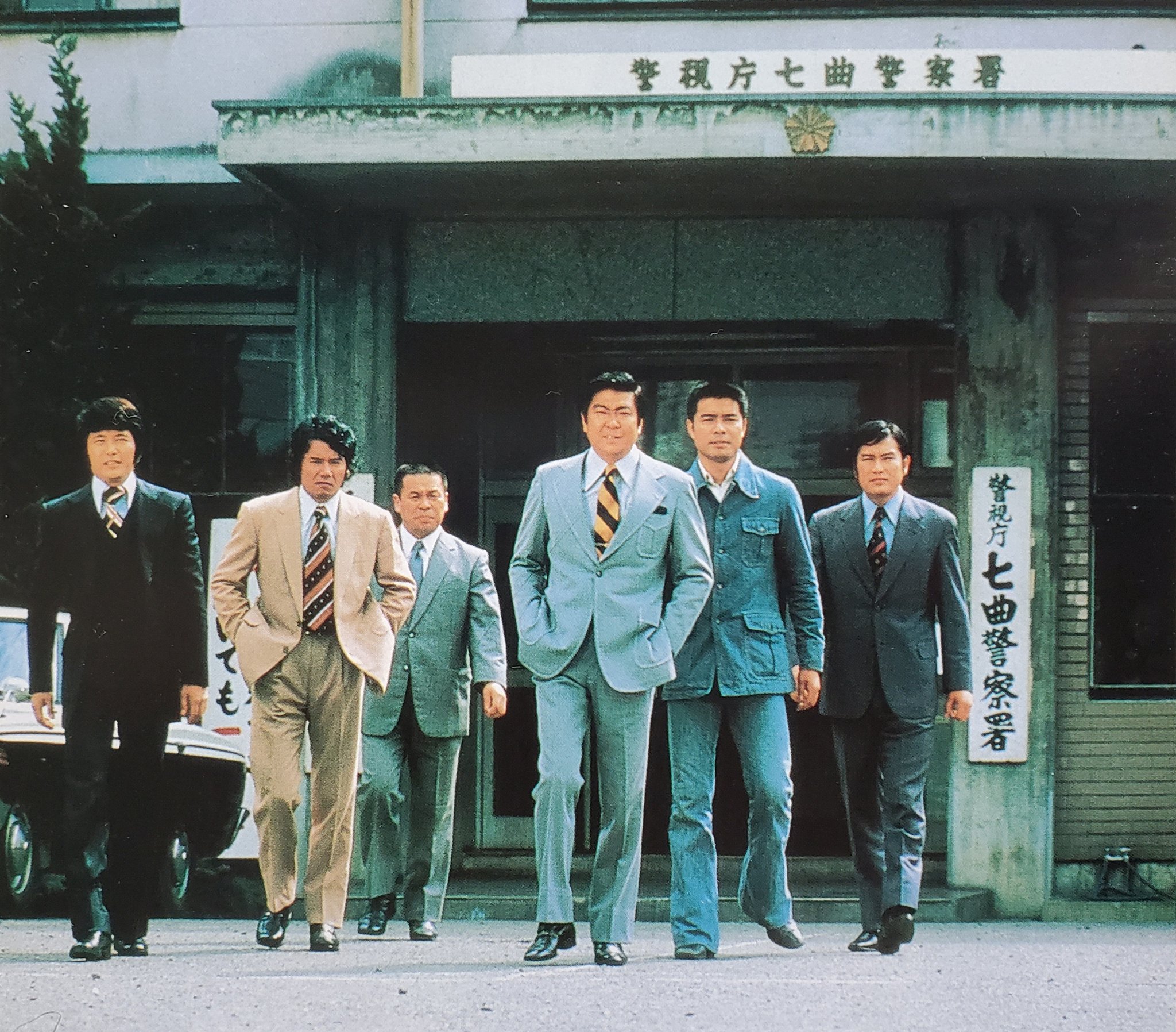 孤独のディアマンテ 元警察官の人とかが書いた 刑事ドラマと本物の警察との違い みたいな本ってたまに見かけるけど ああいう本は正直読みたくない あくまでフィクションだって分かってるから わざわざ現実と比較する必要ないし T Co