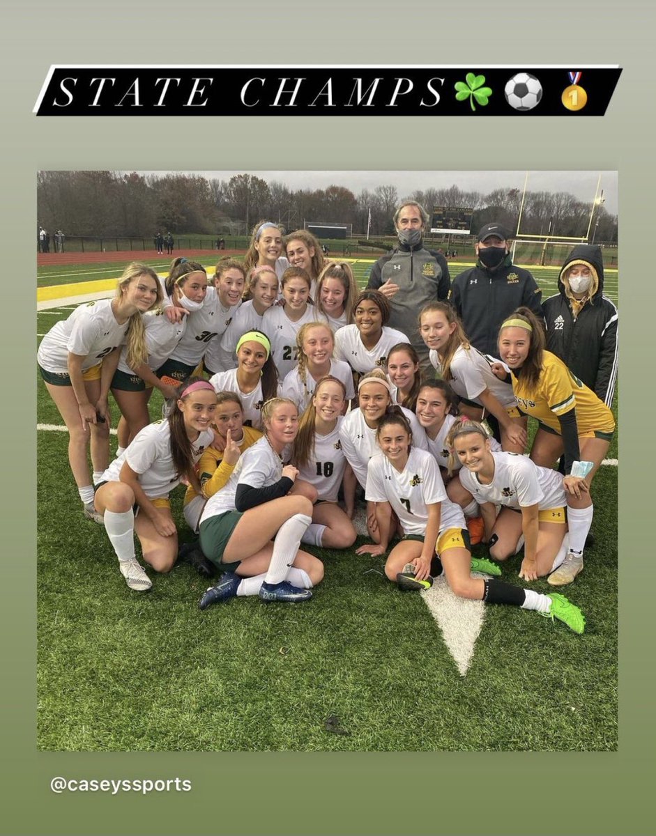MyaaaKing's tweet photo. Happy St. Patrick’s Day ☘️ from the Red Bank Catholic girls soccer program #caseynation #stpattys #slowfeetdonteat https://t.co/2UFafCOYt1
