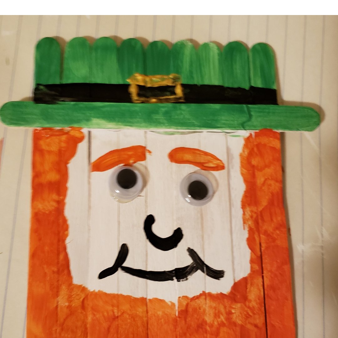 ☘️ //Did you know that March is National Craft Month? We challenged our Resident Members to get out their scissors and glitter and show us their best St Patrick’s Day crafts for a chance to win a Toys R Us gift card!  #NationalCraftMonth #CraftIdeas #StPatricksDay