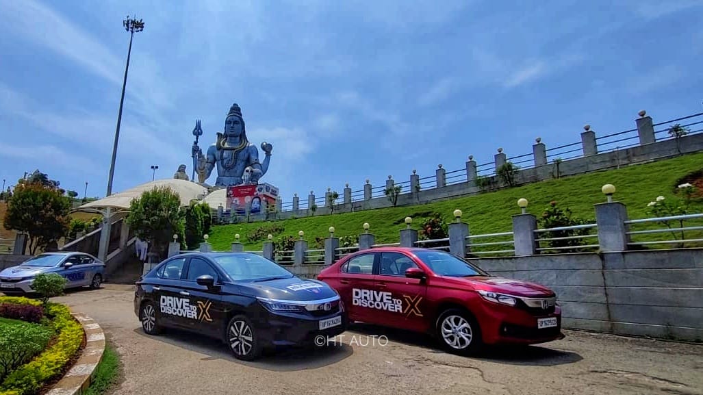 HTAutotweets's tweet photo. #DrivetoDiscover10 fleet is at Murdeshwar. This here is the world's second tallest Shiva statue!
Guess where is the tallest?
@HondaCarsIndia https://t.co/A69znezHFZ