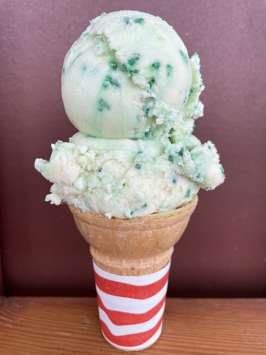 Happy St. Patrick’s Day ☘️
Celebrate with a scoop of our cake batter ice cream swirled with green sprinkles!