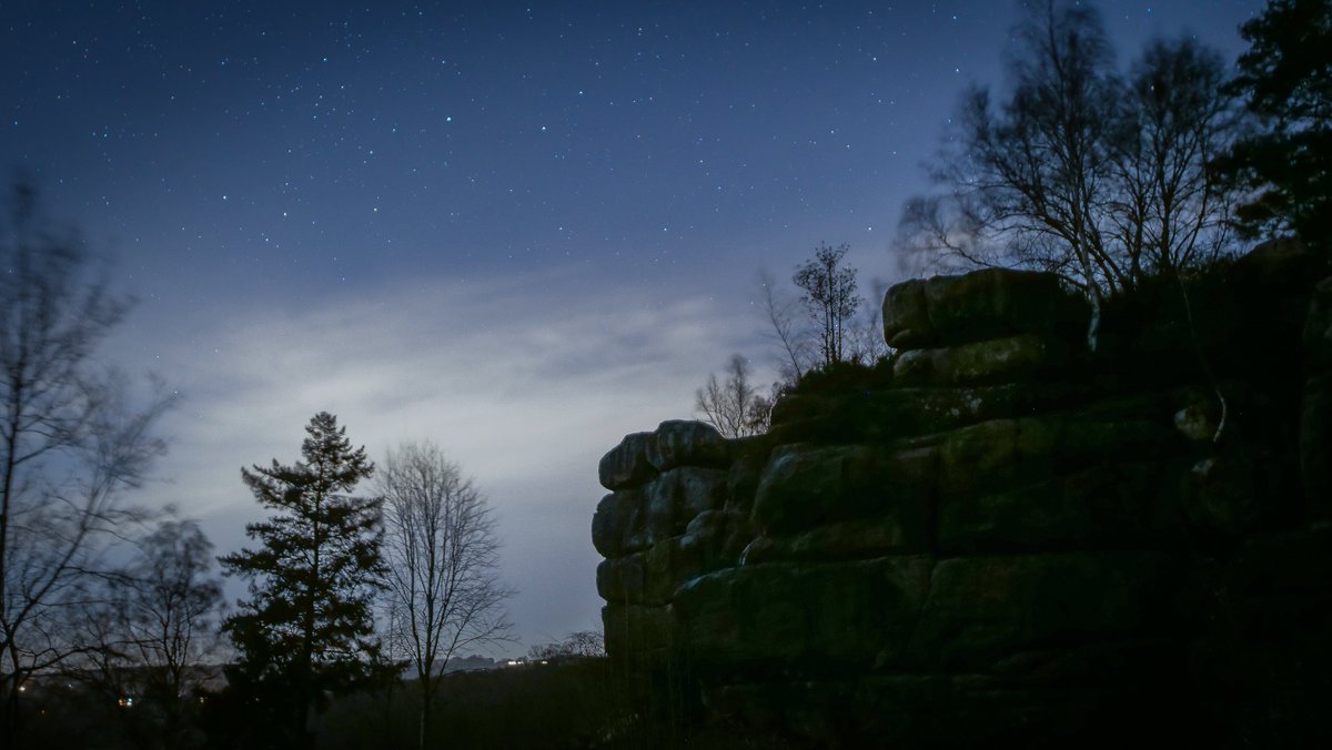 JordanPhelpsVi1's tweet photo. Freezing night but on the upside some great content!👍

#longexposure #atrophotography #kent #eastsussex #nightlapse https://t.co/7UR1MmrBVh