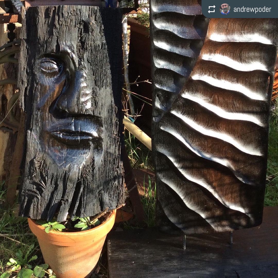 TheSussexGuild's tweet photo. News flash.... bog oak man found in trunk... 😮😁
#WorkinProgress from @AndrewPoder 
‘Bog oak man’ emerging from a 5,000 year old trunk of #Norfolkbogoak
Final oiling for ‘bog oak man’ with ferns on the back #wednesdayworks #workofwednesday #wip #workinprogress https://t.co/TJ49thbcvV